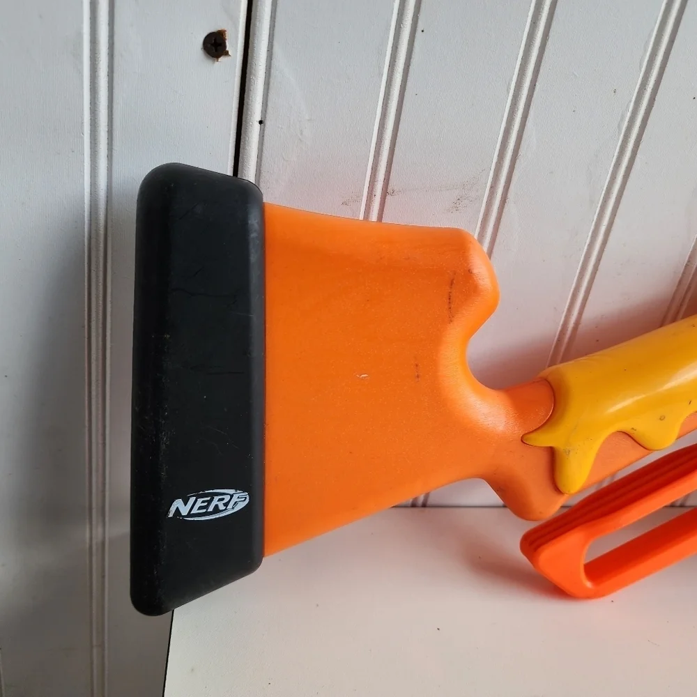 Nerf Roblox Adopt Me!: Bees! Lever Action Dart Blaster, Rotating 8-Dart Drum